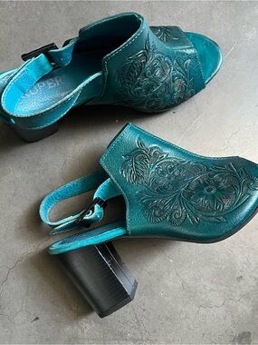 Roper Teal Embossed Leather Slingback Heels